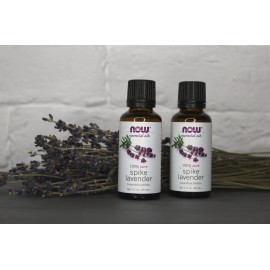 Эфирное масло лаванды улучшает качество сна и снижает стрессовый фон.